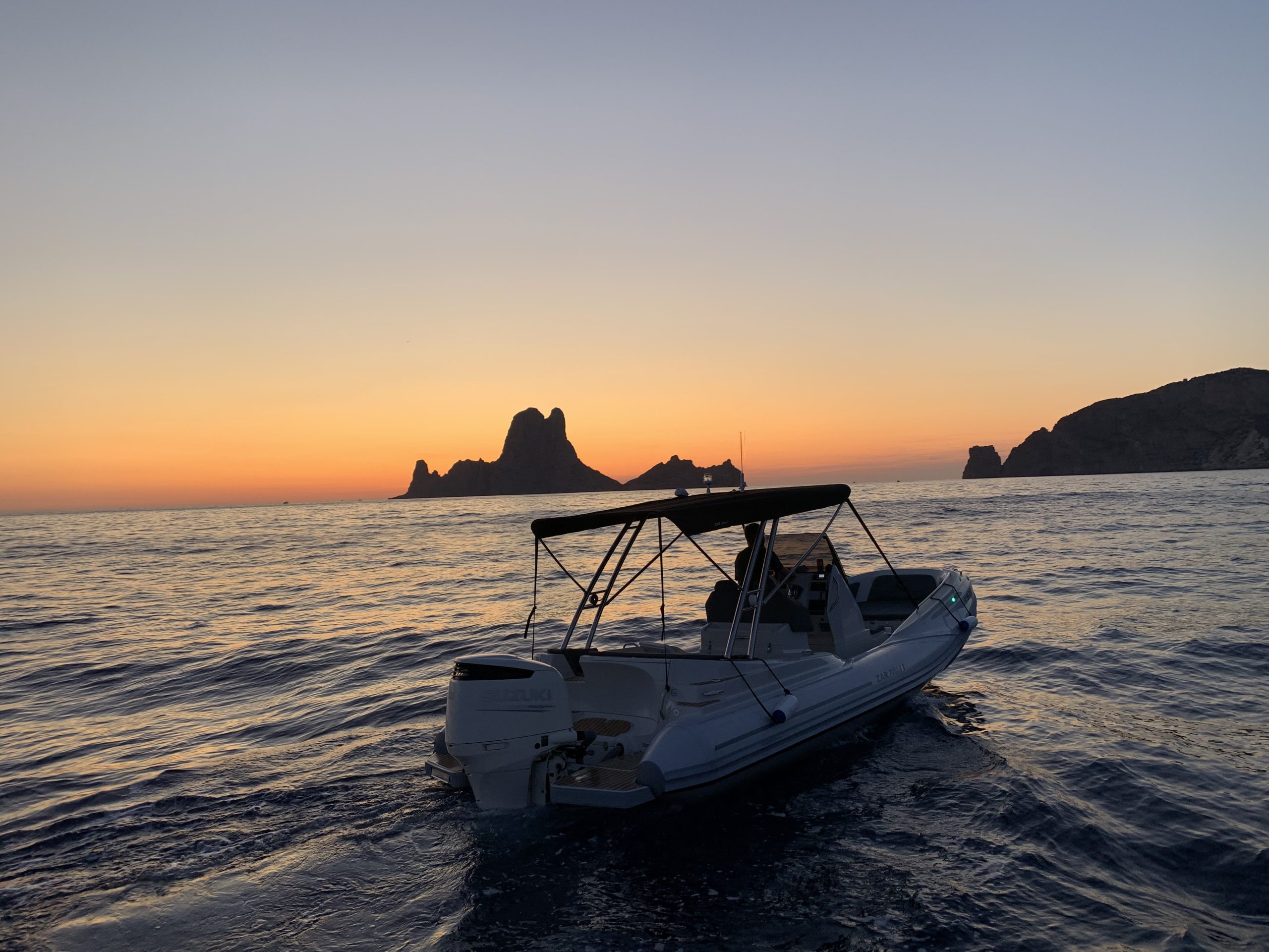 CV excursion a es Vedra Ibiza en barco es vedra anochecer